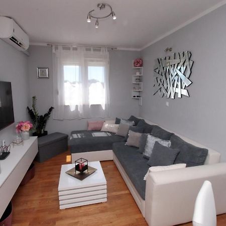 Apartman *Sanja* Omis Lejlighed Eksteriør billede