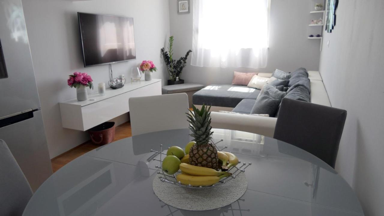 Apartman *Sanja* Omis Lejlighed Eksteriør billede