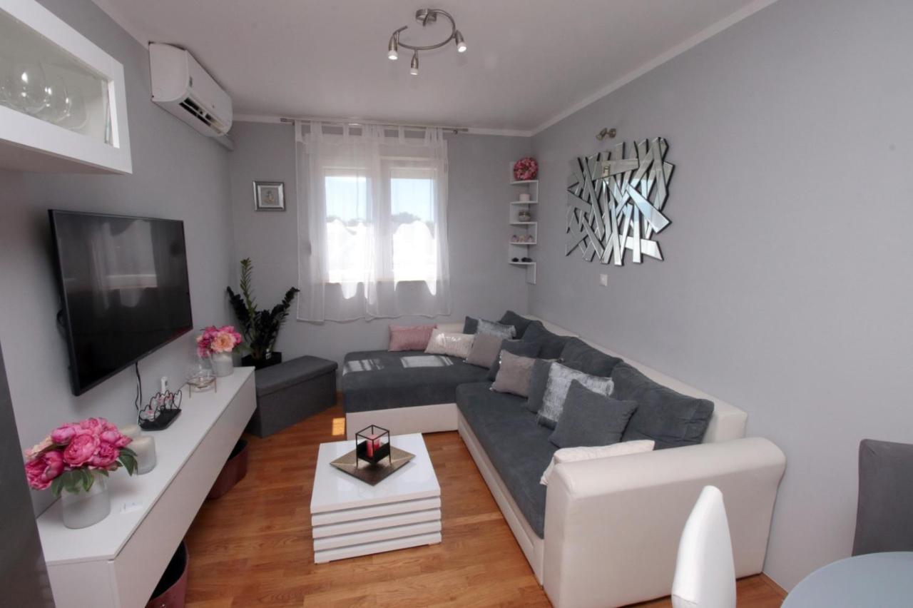 Apartman *Sanja* Omis Lejlighed Eksteriør billede
