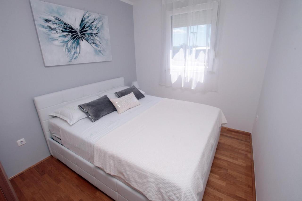 Apartman *Sanja* Omis Lejlighed Eksteriør billede